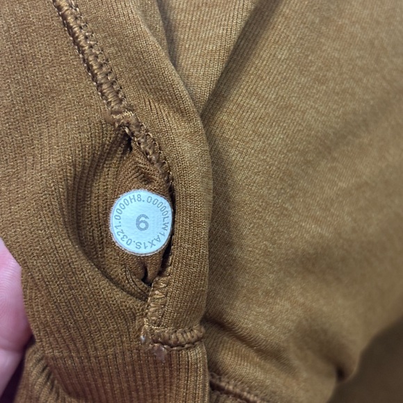 Lululemon Ebb to Street Tank Top size 6 - Picture 2 of 3